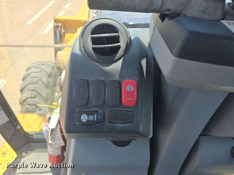 image for item DM1734 2009 Caterpillar 420E backhoe