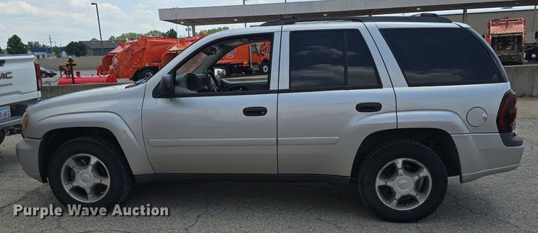 image for item DM1738 2007 Chevrolet Trail Blazer LS SUV