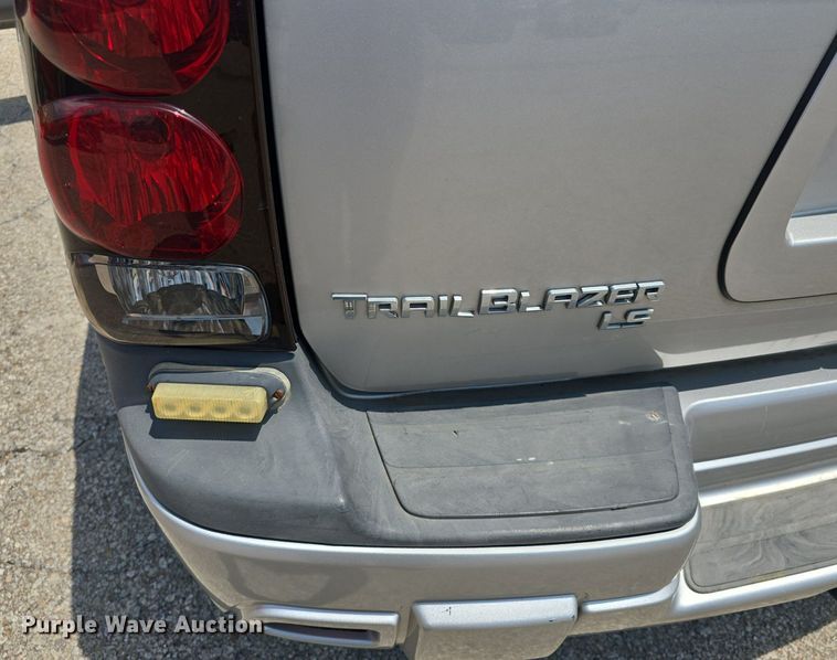 image for item DM1738 2007 Chevrolet Trail Blazer LS SUV