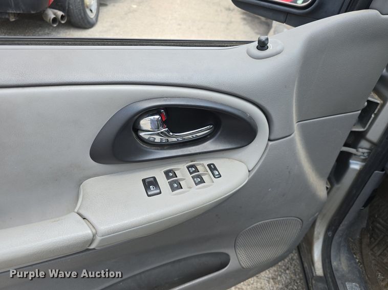 image for item DM1738 2007 Chevrolet Trail Blazer LS SUV