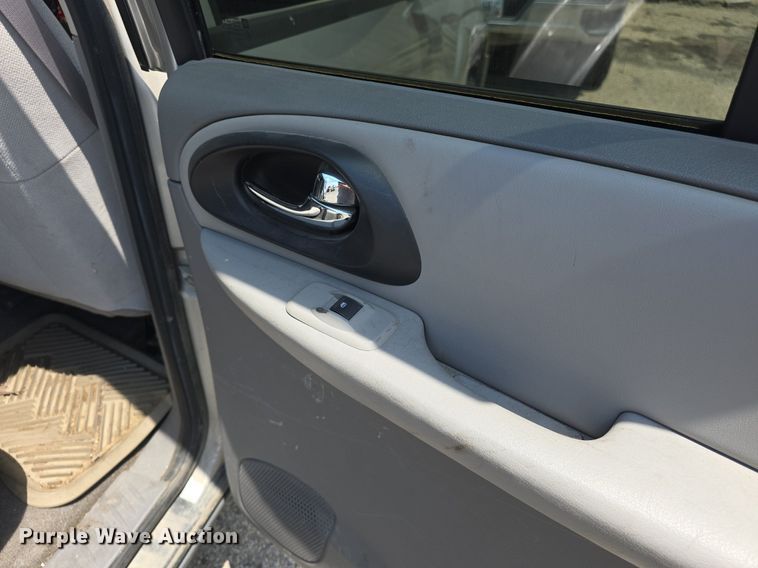 image for item DM1738 2007 Chevrolet Trail Blazer LS SUV