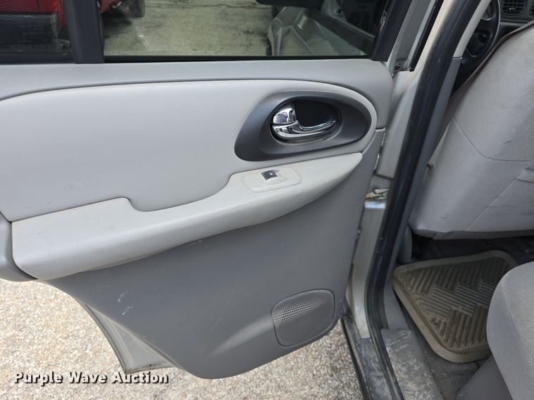 image for item DM1738 2007 Chevrolet Trail Blazer LS SUV