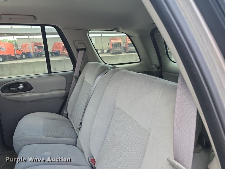 image for item DM1738 2007 Chevrolet Trail Blazer LS SUV