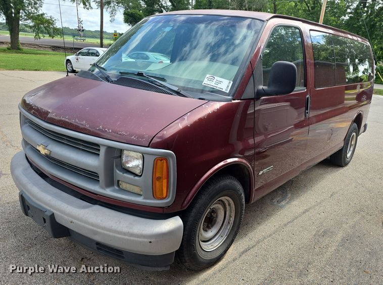 image for item DM1740 2002 Chevrolet Express 1500 van