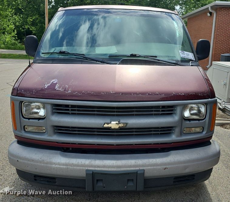image for item DM1740 2002 Chevrolet Express 1500 van