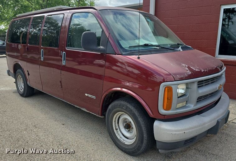 image for item DM1740 2002 Chevrolet Express 1500 van