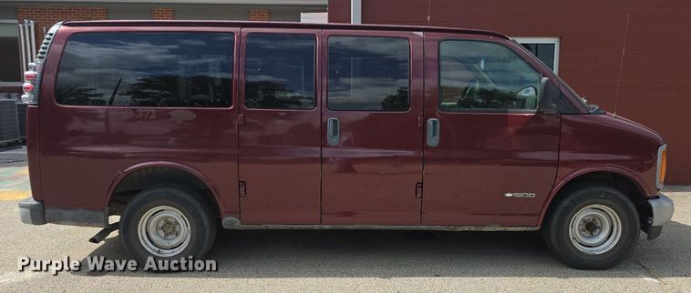 image for item DM1740 2002 Chevrolet Express 1500 van