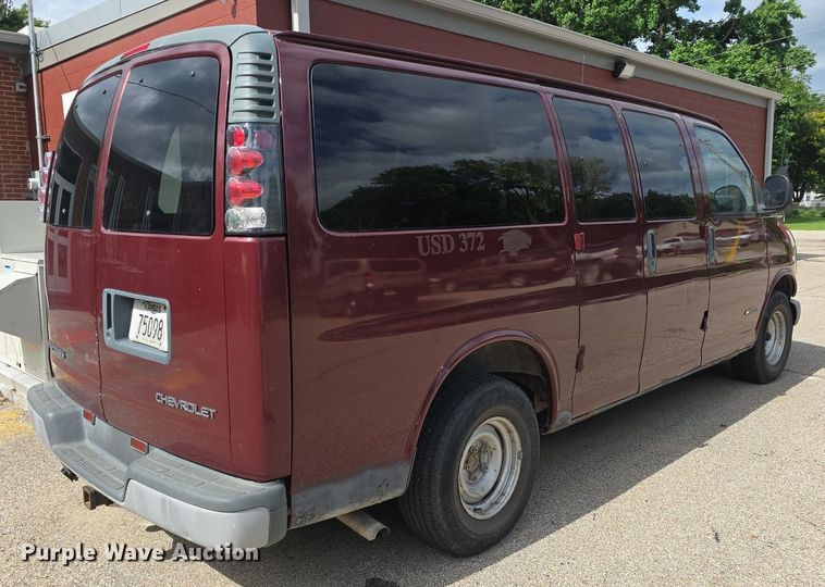 image for item DM1740 2002 Chevrolet Express 1500 van