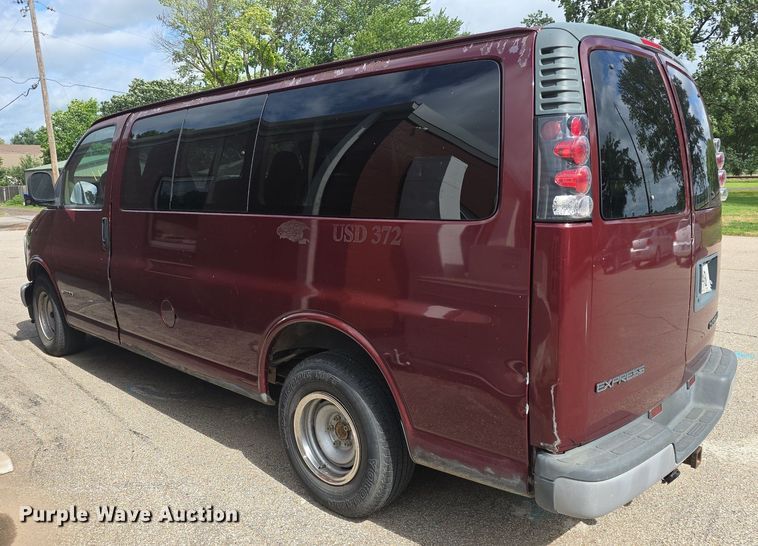 image for item DM1740 2002 Chevrolet Express 1500 van