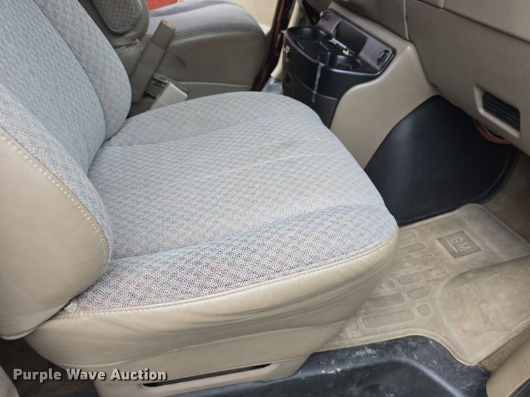 image for item DM1740 2002 Chevrolet Express 1500 van