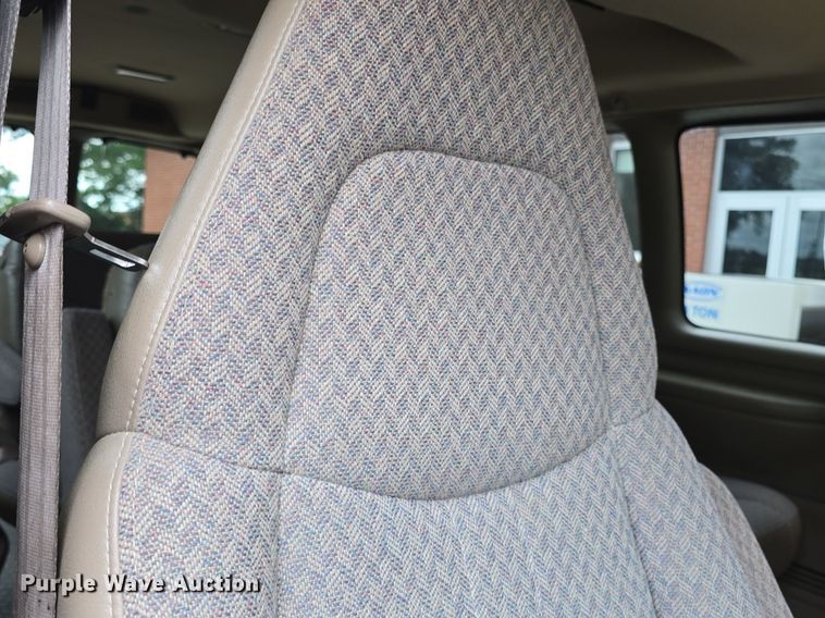 image for item DM1740 2002 Chevrolet Express 1500 van