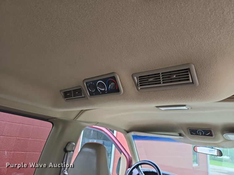 image for item DM1740 2002 Chevrolet Express 1500 van