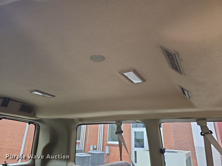 image for item DM1740 2002 Chevrolet Express 1500 van