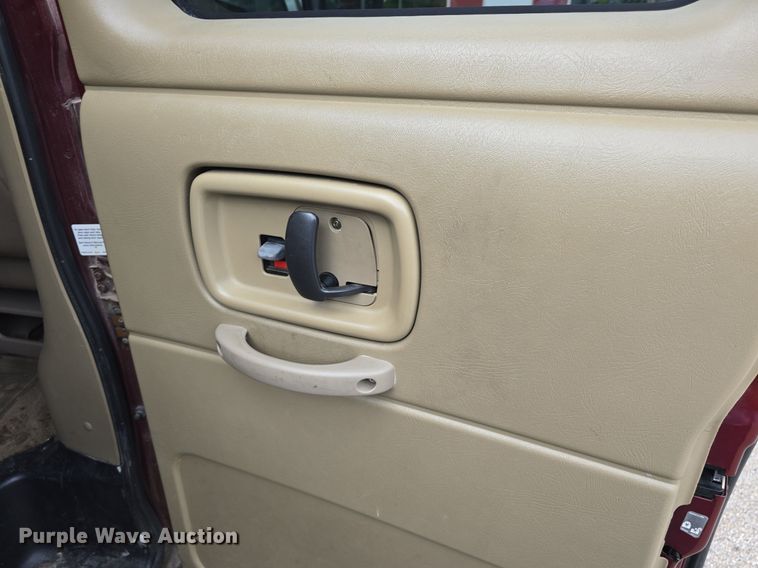 image for item DM1740 2002 Chevrolet Express 1500 van
