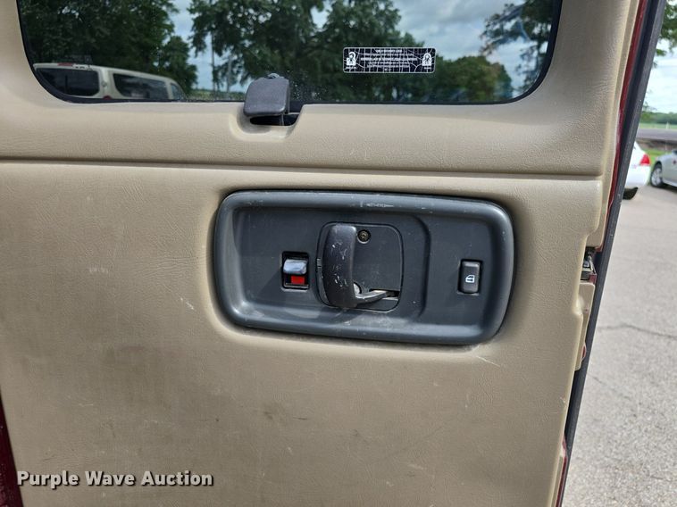 image for item DM1740 2002 Chevrolet Express 1500 van