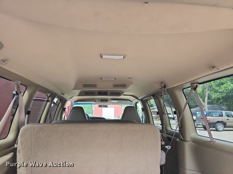 image for item DM1740 2002 Chevrolet Express 1500 van