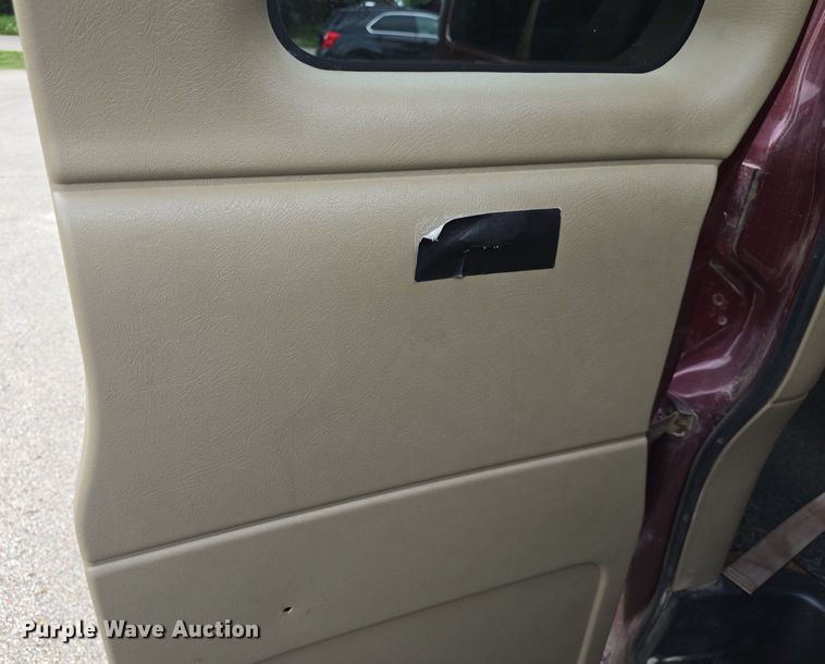 image for item DM1740 2002 Chevrolet Express 1500 van