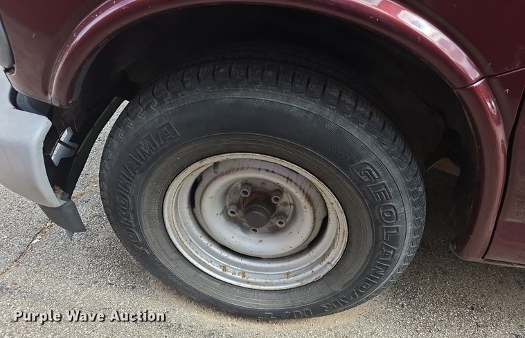 image for item DM1740 2002 Chevrolet Express 1500 van