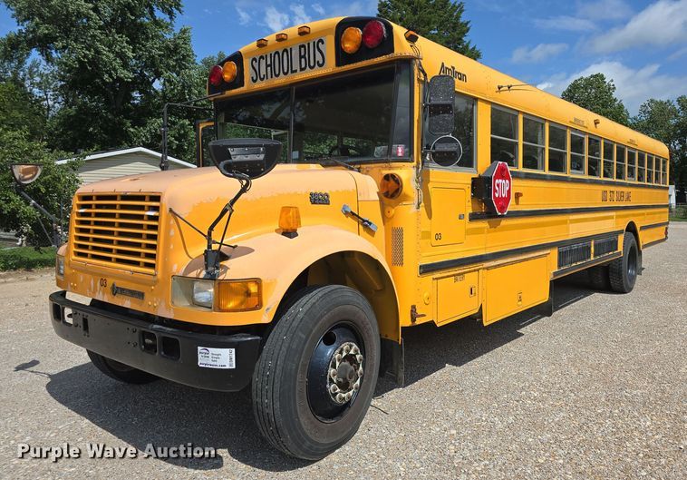 image for item DM1742 1999 International 3800 school bus