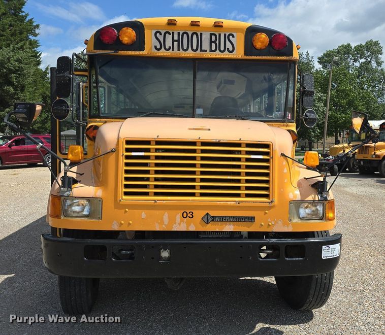 image for item DM1742 1999 International 3800 school bus