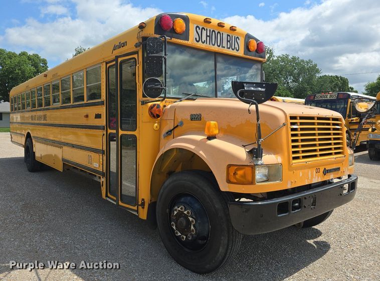image for item DM1742 1999 International 3800 school bus
