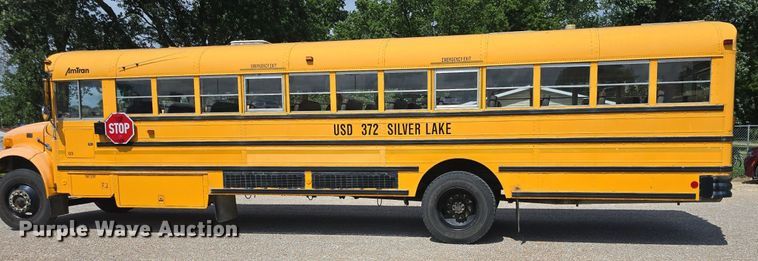 image for item DM1742 1999 International 3800 school bus