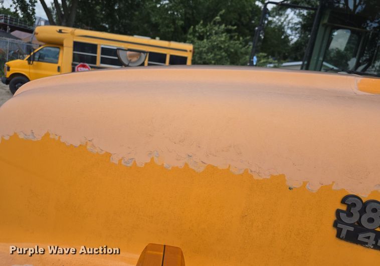 image for item DM1742 1999 International 3800 school bus