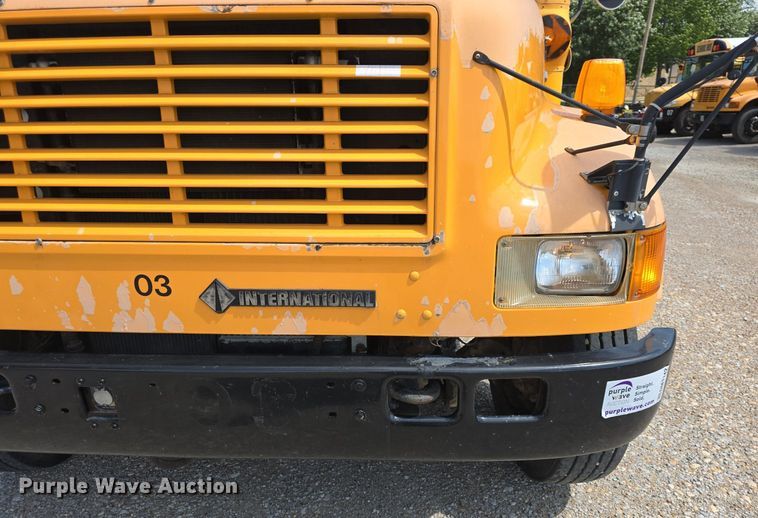 image for item DM1742 1999 International 3800 school bus