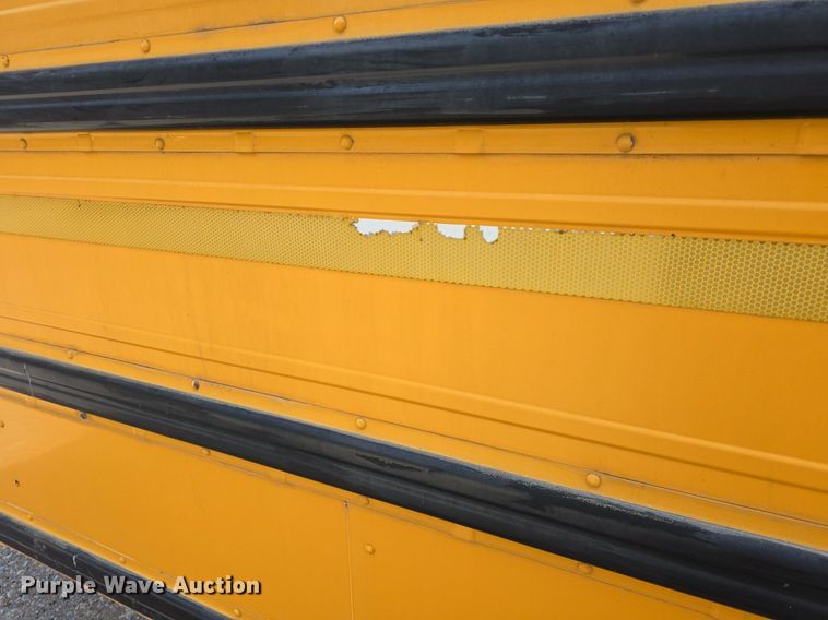 image for item DM1742 1999 International 3800 school bus