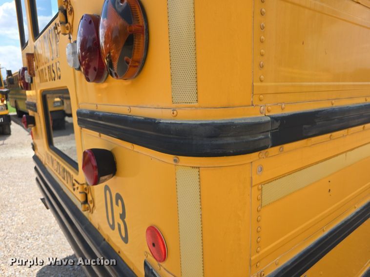 image for item DM1742 1999 International 3800 school bus