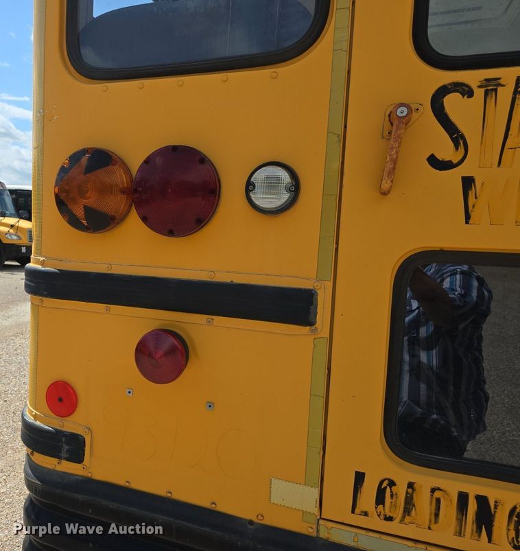 image for item DM1742 1999 International 3800 school bus