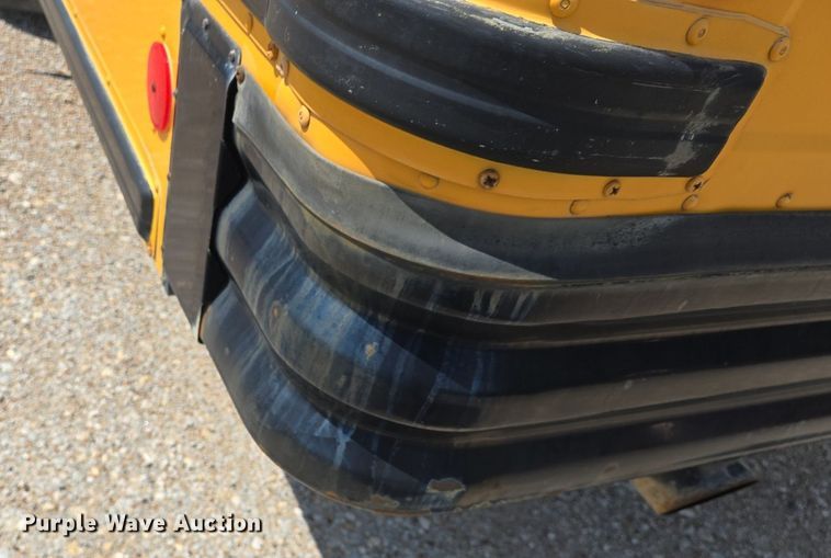 image for item DM1742 1999 International 3800 school bus