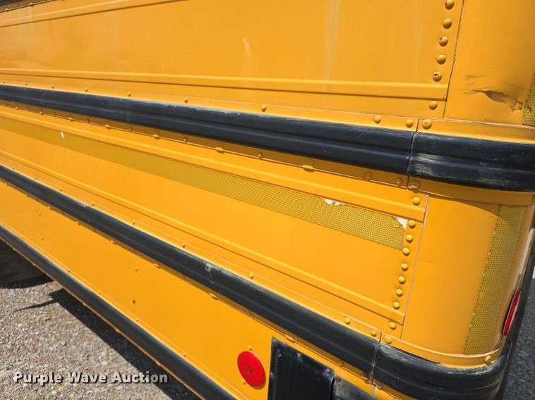image for item DM1742 1999 International 3800 school bus