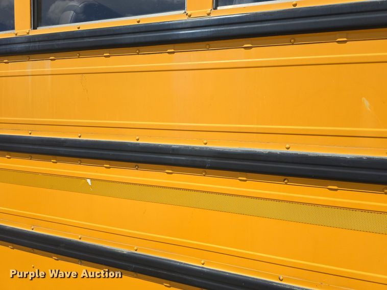 image for item DM1742 1999 International 3800 school bus