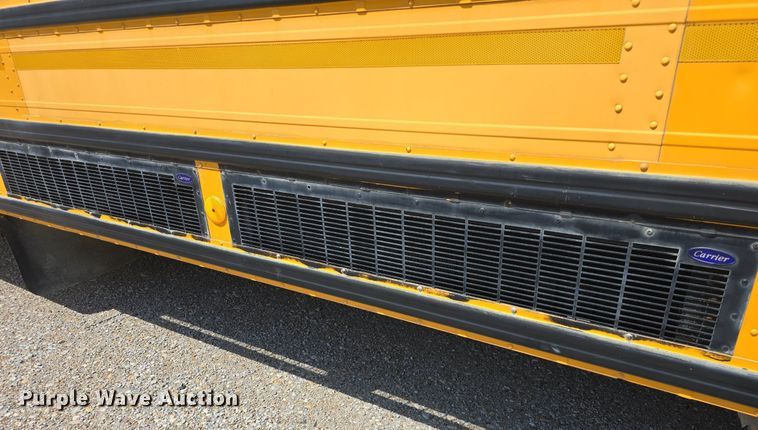image for item DM1742 1999 International 3800 school bus