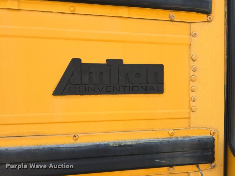 image for item DM1742 1999 International 3800 school bus