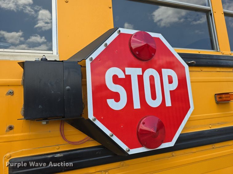 image for item DM1742 1999 International 3800 school bus