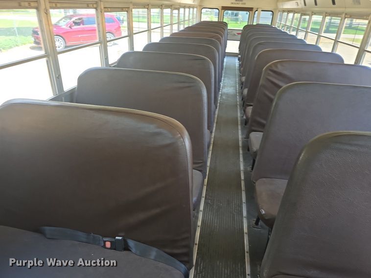 image for item DM1742 1999 International 3800 school bus