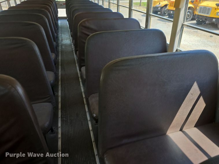 image for item DM1742 1999 International 3800 school bus