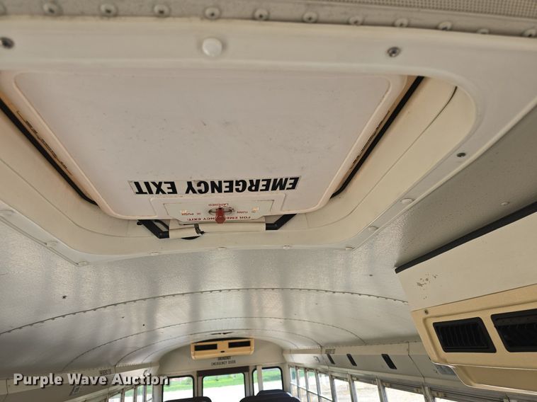 image for item DM1742 1999 International 3800 school bus