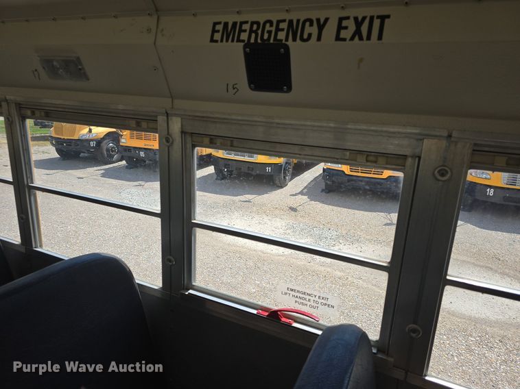 image for item DM1742 1999 International 3800 school bus