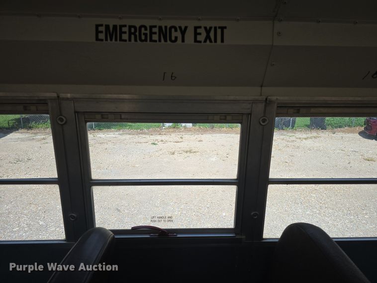 image for item DM1742 1999 International 3800 school bus