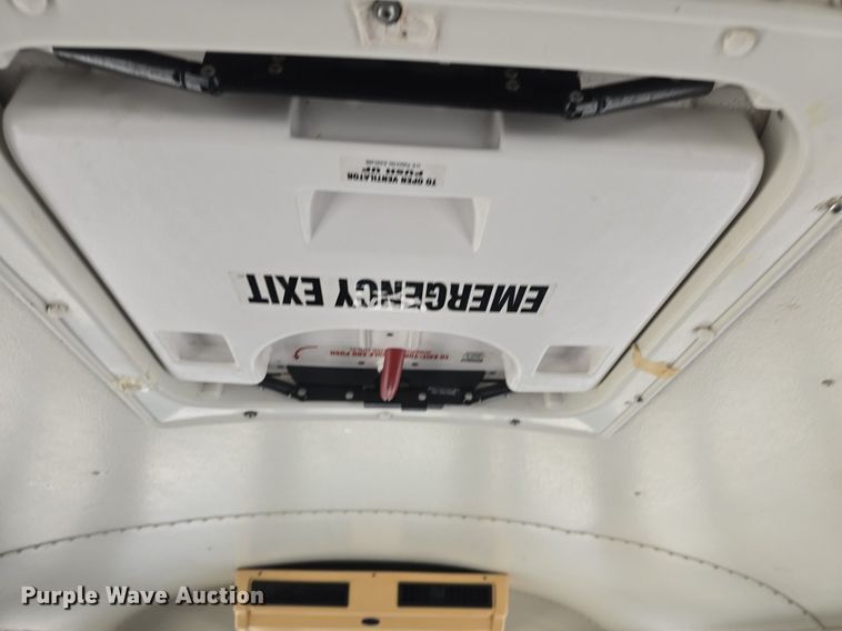 image for item DM1742 1999 International 3800 school bus