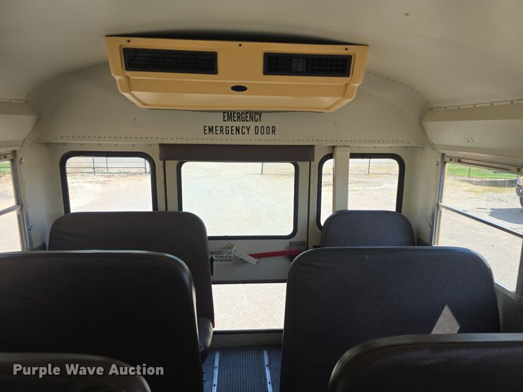 image for item DM1742 1999 International 3800 school bus