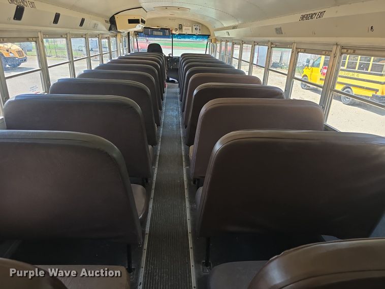image for item DM1742 1999 International 3800 school bus