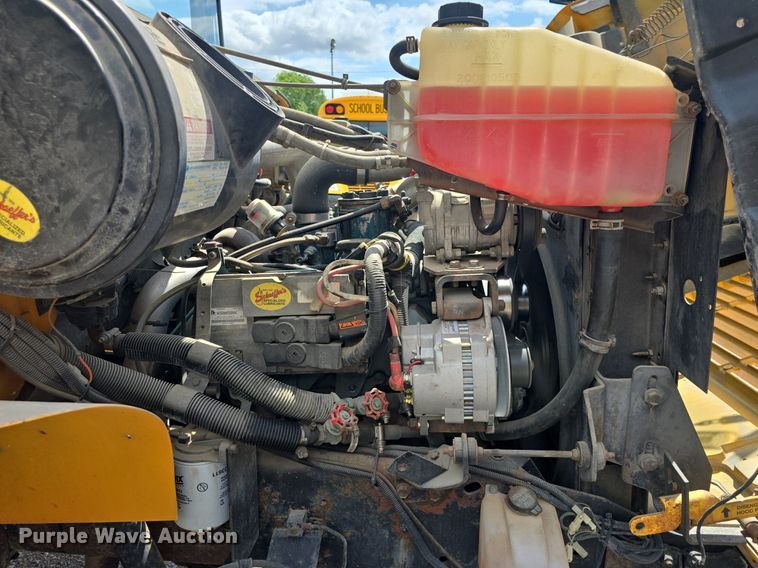 image for item DM1742 1999 International 3800 school bus