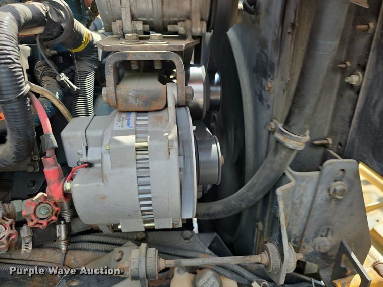 image for item DM1742 1999 International 3800 school bus