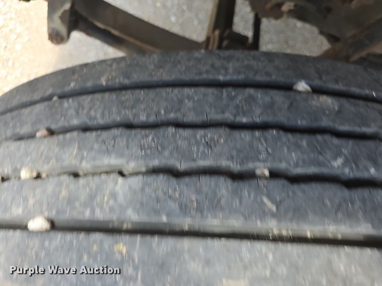 image for item DM1742 1999 International 3800 school bus