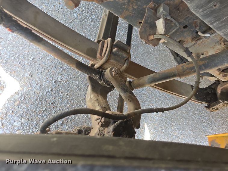 image for item DM1742 1999 International 3800 school bus