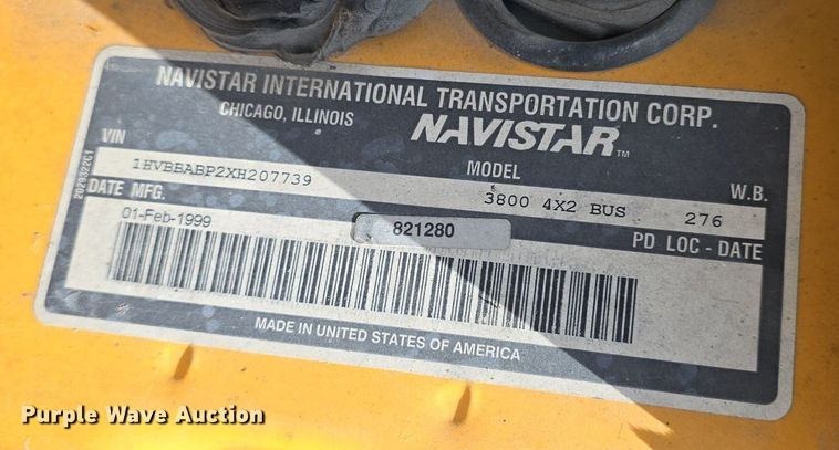 image for item DM1742 1999 International 3800 school bus